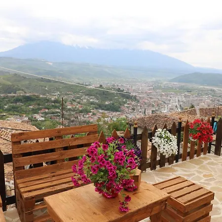 Maria - Castle Pensjonat Berat