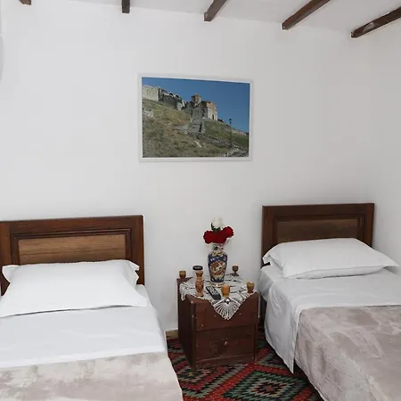 Maria - Castle בית הארחה