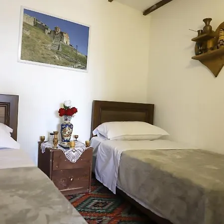 Maria - Castle בית הארחה