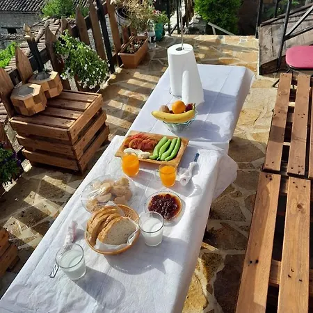 Maria - Castle בית הארחה 3*