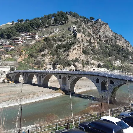 Maria - Castle Pensjonat Berat
