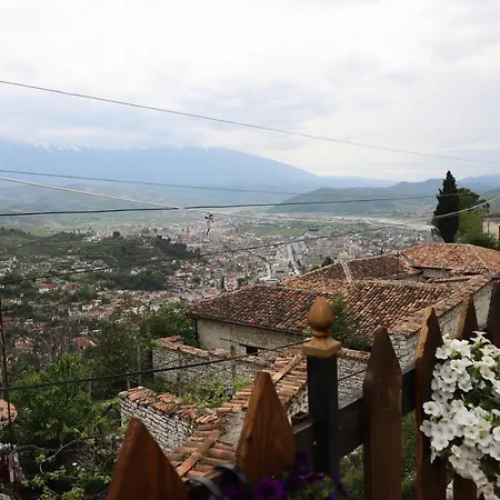 Maria - Castle Penzion Berat